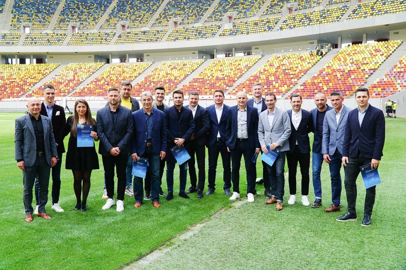 18 antrenori români licenţiaţi UEFA PRO