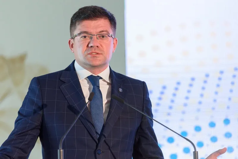 Costel Alexe se autosuspendă din funcția de președinte al PNL Iași, din caza dorarului de la DNA