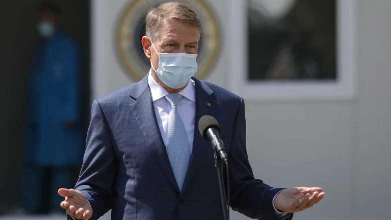Președintele Iohannis vizitează centrul de vaccinare de la Spitalul Militar din Constanţa