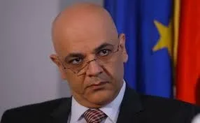 Raed Arafat despre purtarea măştii la plajă: Cu siguranță, nu va fi obligatorie!