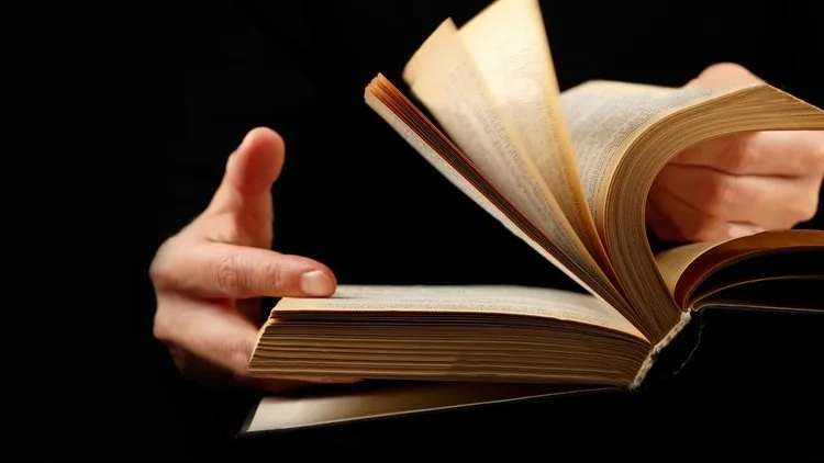 Lectură recomandată: "Enciclopedia statelor lumii"