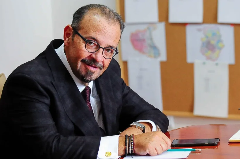 Directorii din Primăria Sectorului 5, convocați de Piedone la ora cinci dimineața, la ședințe în aer liber