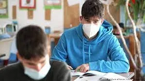 Elevii români, crunt ”loviți” de restricțiile din pandemie