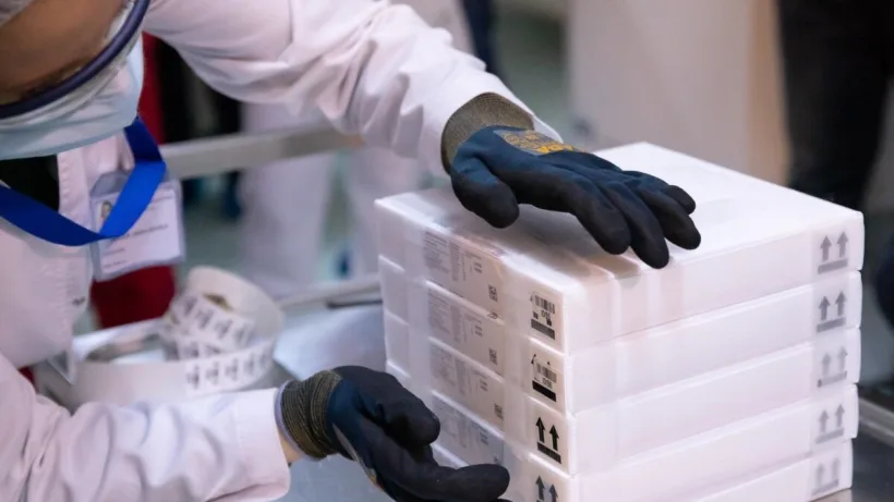 România primește o nouă tranșă de vaccin Pfizer