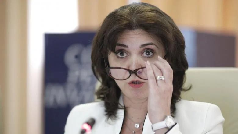 Ministrul Educației, Monica Anisie, a reușit să își pună studenții în cap, în plină stare de urgență