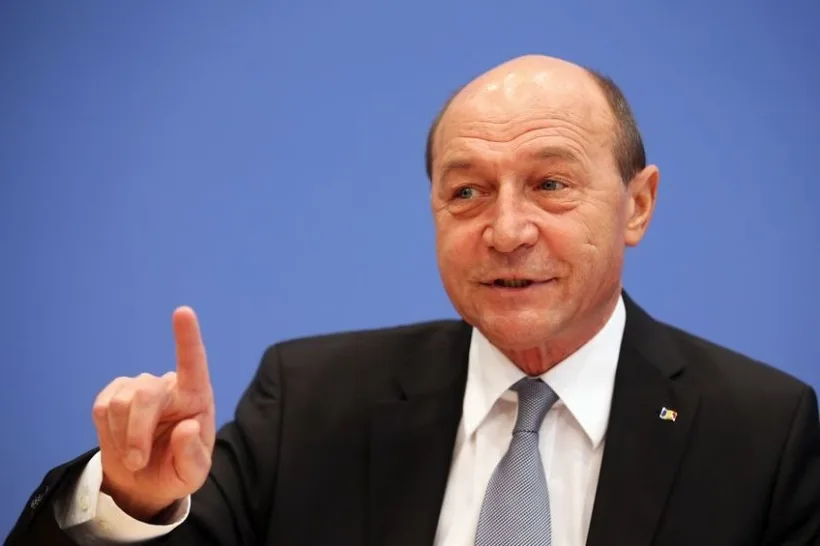 Băsescu: Ministrul Transporturilor trebuia să își dea demisia