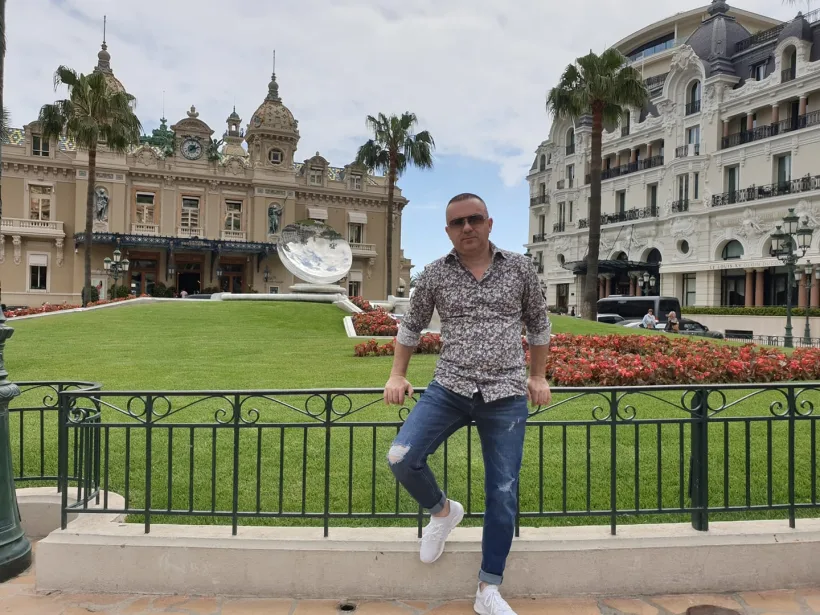 Uite cine ne administrează finanţele nouă, săracilor!