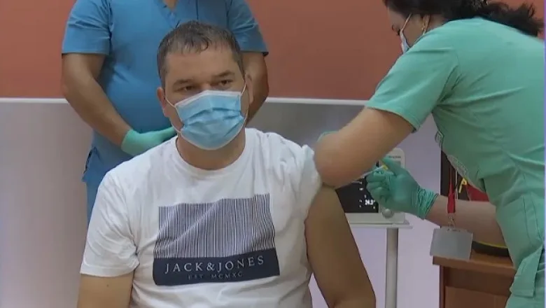 Ministrul interimar al Sănătăţii s-a vaccinat anti-Covid cu doza a treia