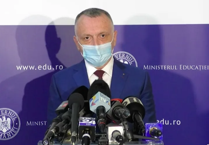 Ultimele precizări ale ministrului Educației privind tezele elevilor