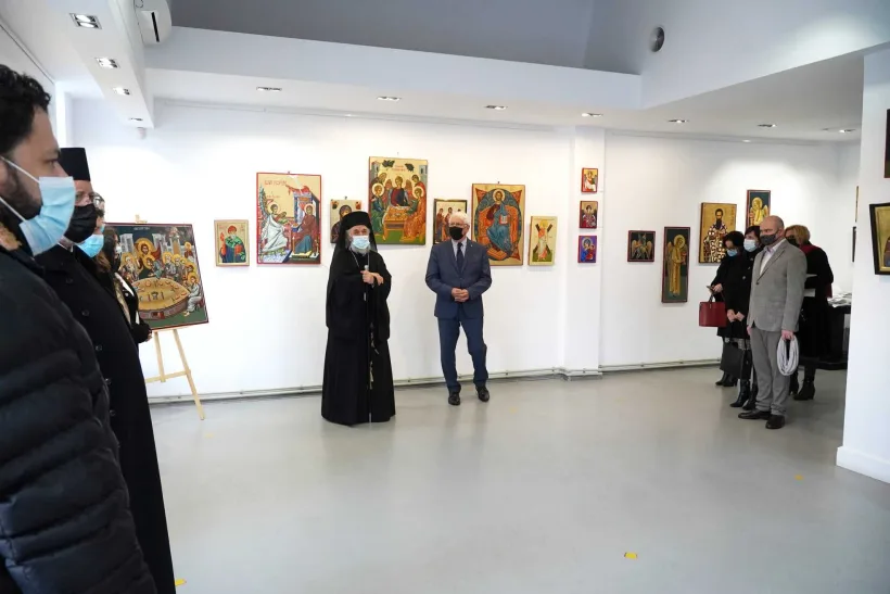 O expoziţie de icoane la malul Dunării