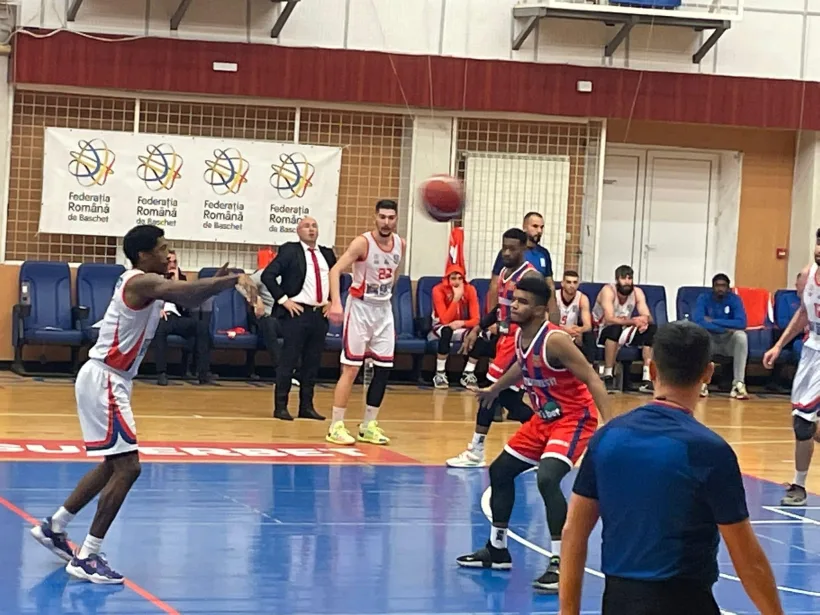 CSM Galaţi învinge în restanţa cu Steaua şi bifează a treia victorie consecutivă