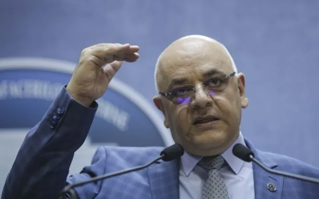 Arafat, despre 15 mai: Nu o să mai vedem Armata pe străzi; exclus la cinematografe; în autobuz nu te urci fără mască