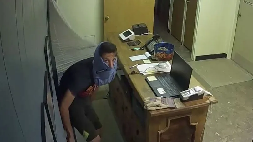 Zâmbiţi vă rog, ei nici chiar aşa!
