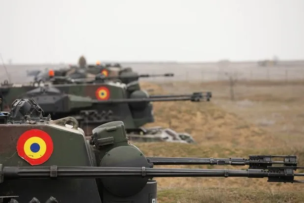 Convoaie cu echipamente militare, spre poligonul Smârdan din Galați