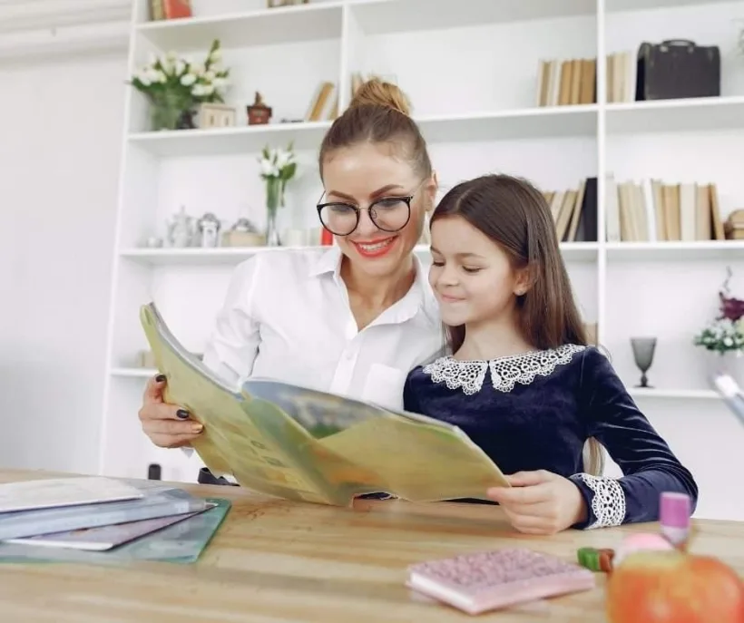 Profesorii care dau meditații, obligați să aibă casă de marcat și să se înscrie la Registrul Comerțului