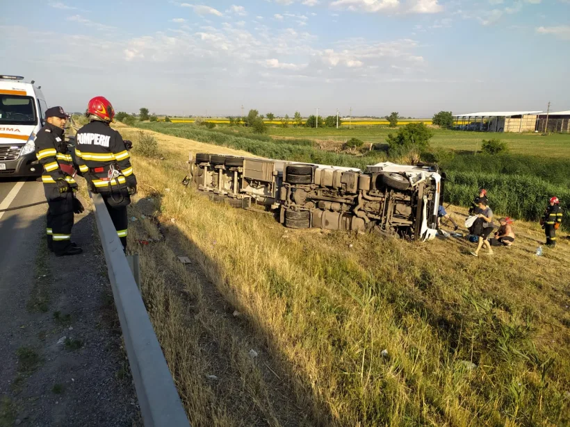 Un şofer ucrainean s-a răsturnat cu cisterna GPL lângă vama Giurgiuleşti