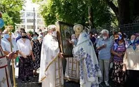 Începe Pelerinajul icoanei făcătoare de minuni a Maicii Domnului, de la Mănăstirea Adam