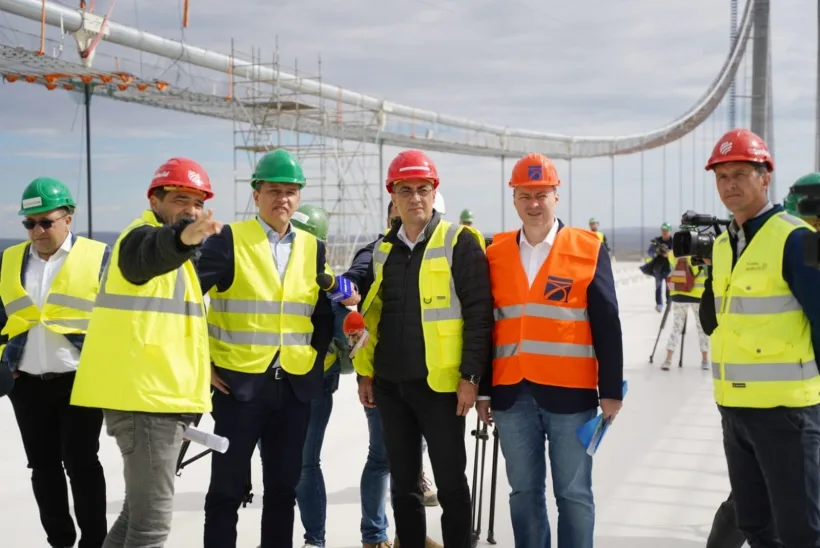 Ministrul Grindeanu, inspecție pe șantierul podului suspendat de la Brăila. Când va fi gata