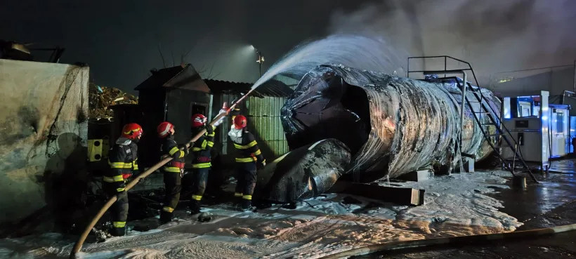 Explozie urmată de incendiu la Tirighina: un rezervor de combustibil a sărit în aer