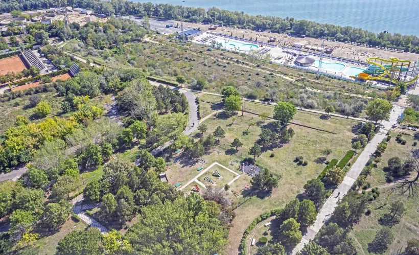Roată panoramică de 36 de metri înălțime, în Parcul de la Turnul de Televiziune din Galați