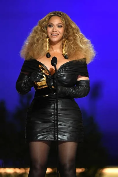 Record egalat la Grammy