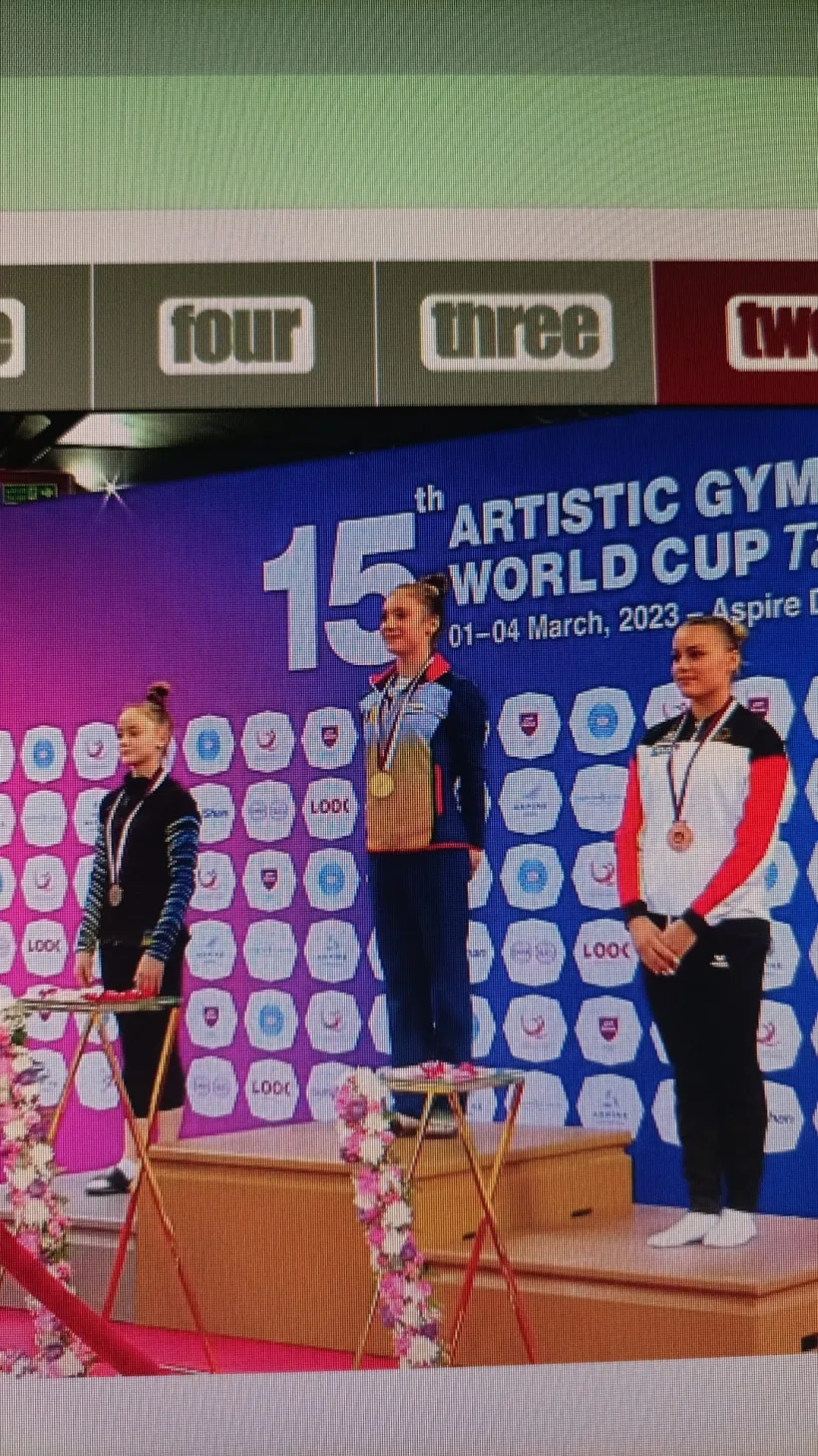 Gimnasta Sabrina Maneca Voinea a cucerit două medalii de aur la Cupa Mondială