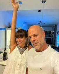 Bruce Willis, deşi bolnav, sărbătorit de întreaga familie