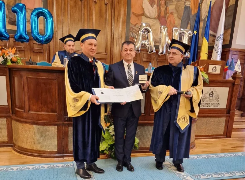 UDJG, cea mai înaltă formă de apreciere universitară - Meritul universitar cu medalie de aur „Nicolae D. Xenopol”