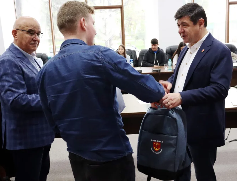 Consiliul Județean Galați sprijină echipa Colegiului Național „Al.I Cuza”, care pleacă într-un schimb de experiență la un liceu din Franța