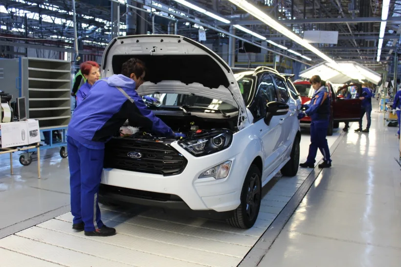 Ford România începe concedierile! 1.600 de angajaţi încă sunt în şomaj tehnic