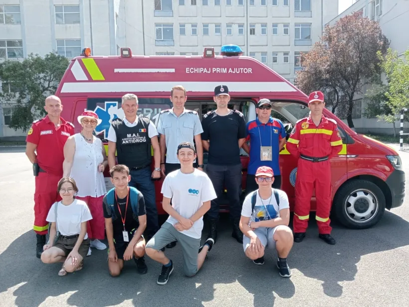 Pompierii gălățeni prezenți la Tabăra de vară ”Tinerii și viitorul”