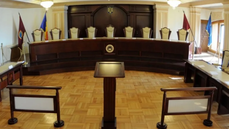 CCR a amânat pentru a doua oară o decizie privind legea cumulului pensie-salariu