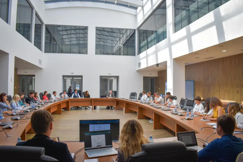 Workshop de dezbateri cu primarul gălățean la AGA CJE