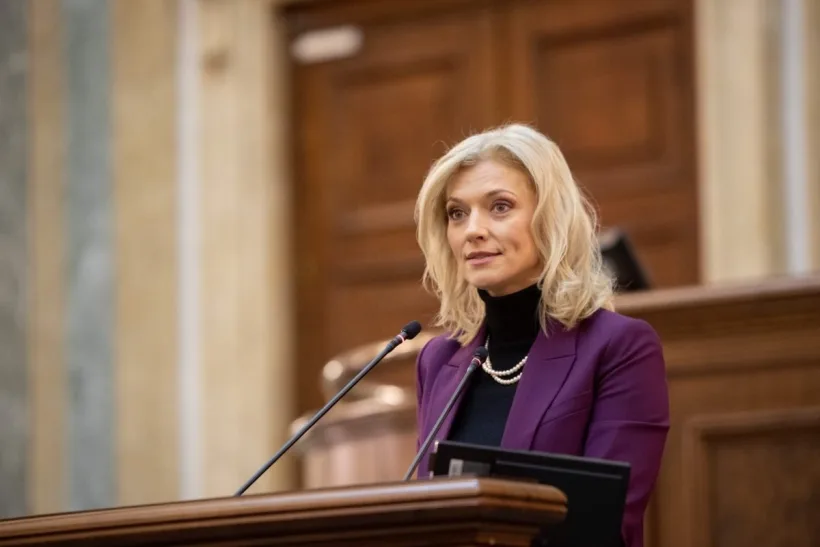 Alina Gorghiu: Legea anti-fugari, adoptată în ședința de Guvern!
