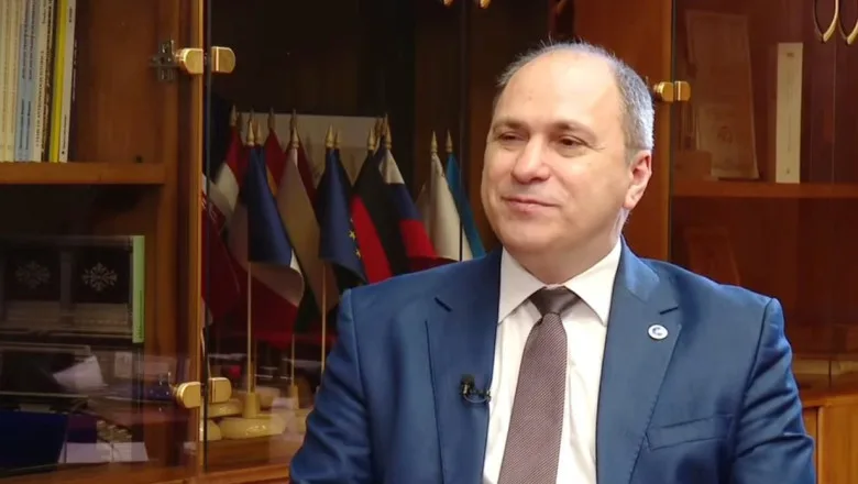 Ministrul Educației, mesaj pentru elevi în prima zi de școală: „Locul din care porniți nu hotărăște locul în care puteți ajunge”