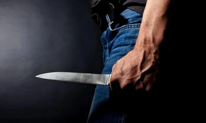 Bărbat înjunghiat într-un bloc din Galați. Poliția ia în calcul inclusiv ipoteza unei autoînjunghieri
