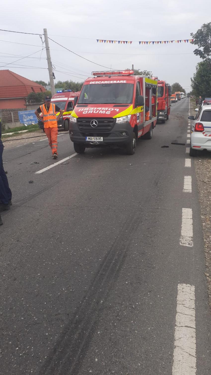 Grav accident în județul Galați, între un autoturism și un autocamion