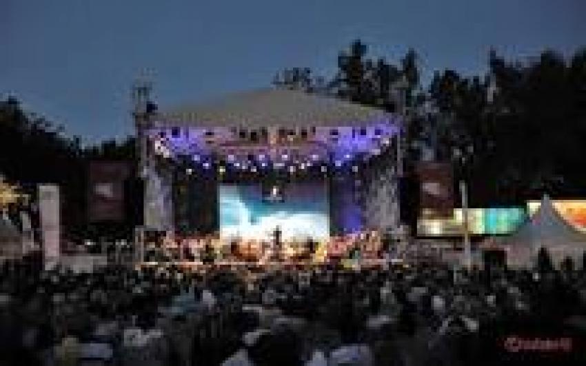 Piaţa Festivalului „George Enescu” vă aşteaptă pentru cel de-al treilea eveniment muzical din lume